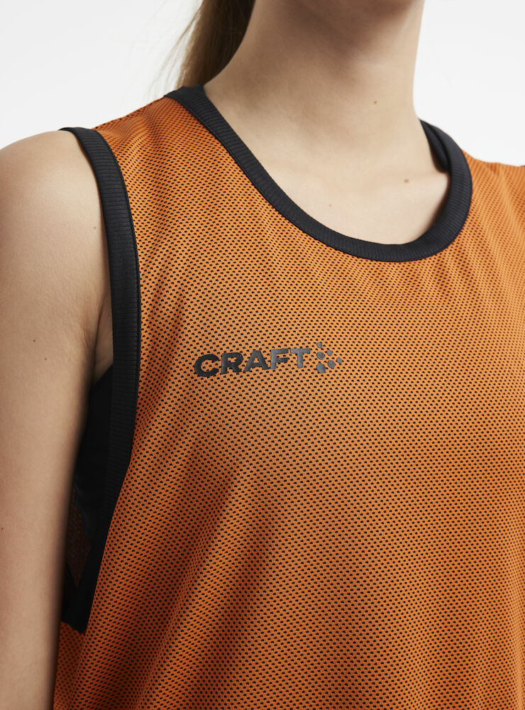 1911110-575999_Progress-Reversible-Basket-Singlet-W_Closeup3