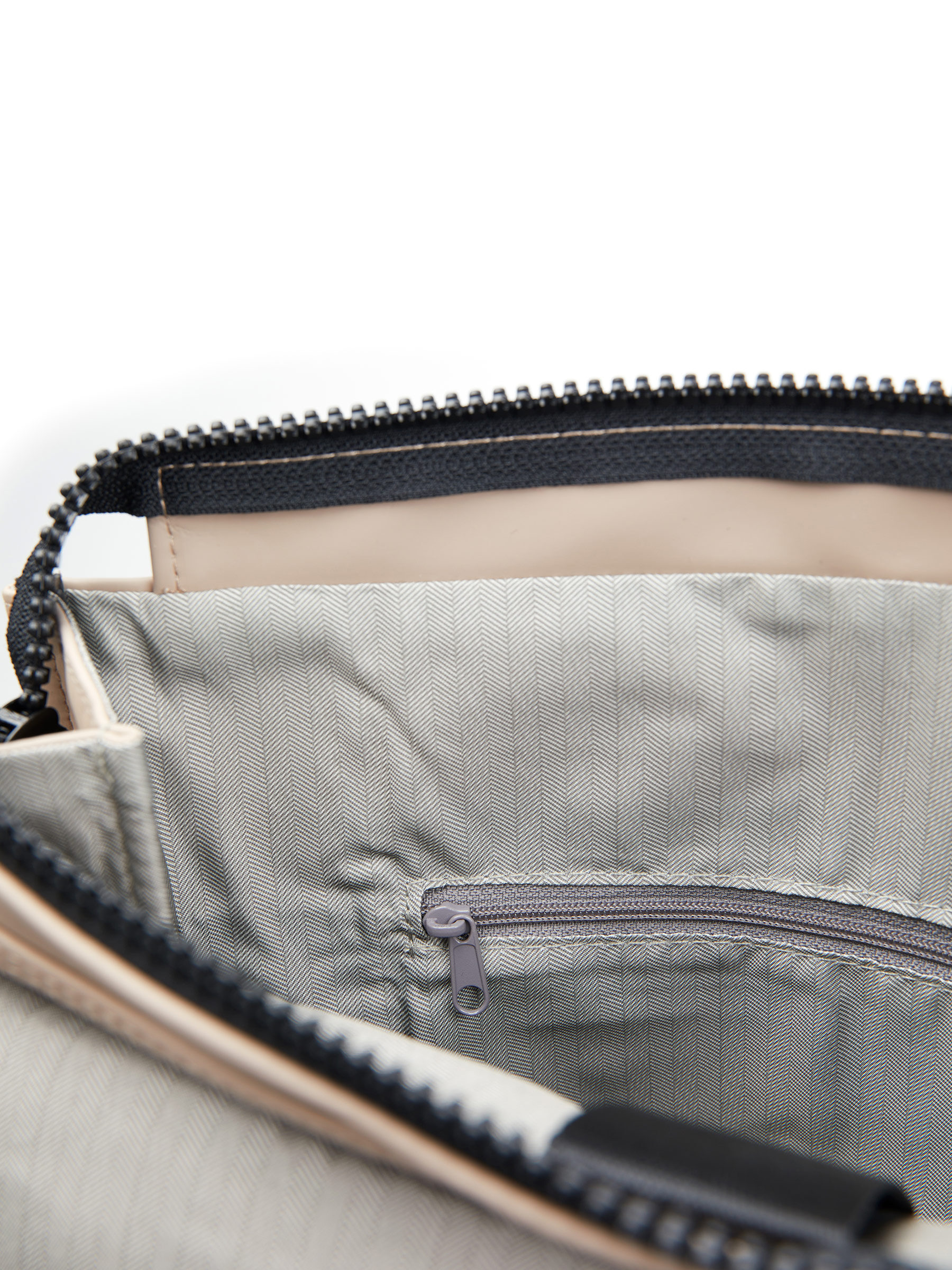 2cd9b825-d114-4897-a8a1-2c061d235bf5